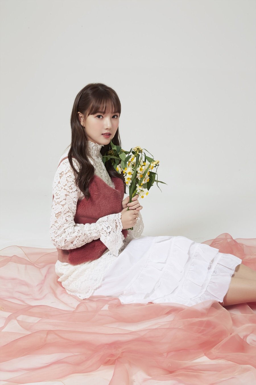 [여자친구] 동생이 카메라를 빌려달라는 요구를 해서 예린이 | 인스티즈