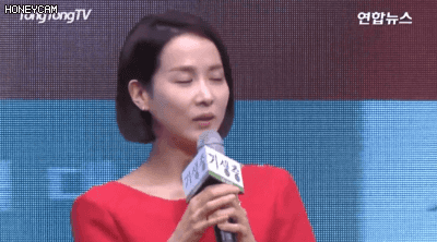 오늘 말 한번 실수했다가 제작보고회에서 선배들한테 쉼없이 놀림당한 최우식ㅋㅋ.gif | 인스티즈