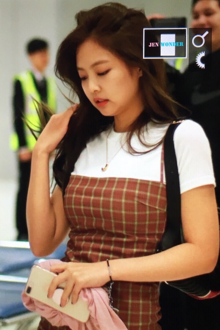 오늘 태국공항 블랙핑크 김제니 사복패션 피지컬 ㄷㄷ.JPG | 인스티즈