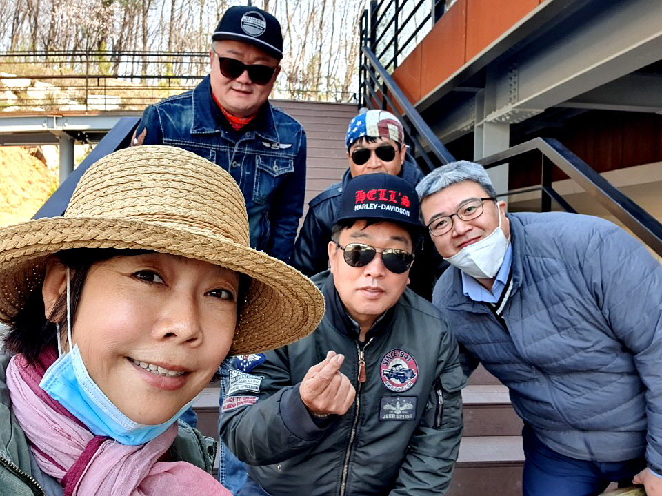 황칠백숙 이미지