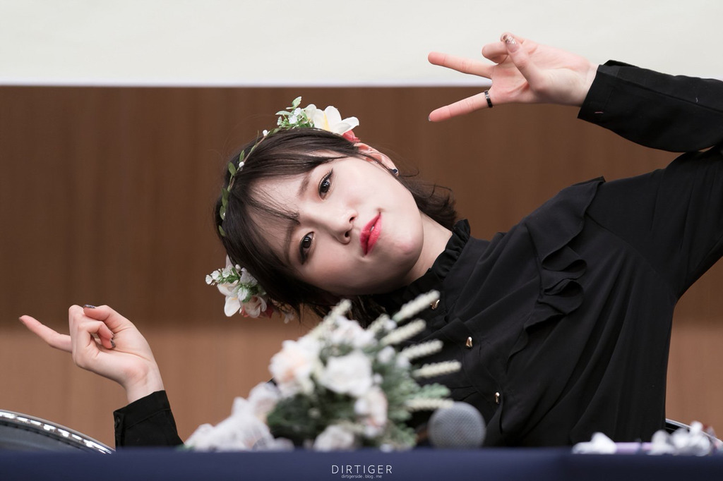 [러블리즈] 비가 오면 할 일이 많이 없어서 명은이 | 인스티즈