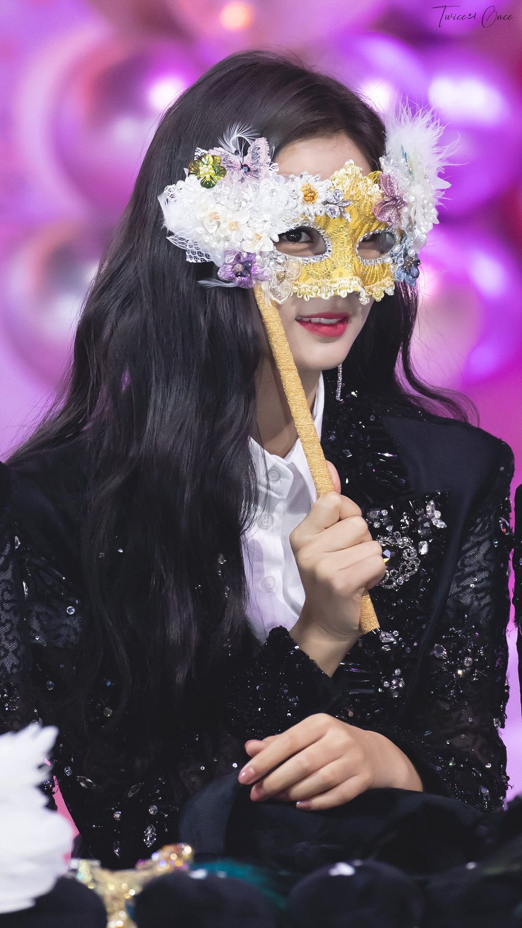 어제 골든디스크어워즈 트와이스 쯔위의 미모ㄷㄷㄷ.jpgif | 인스티즈